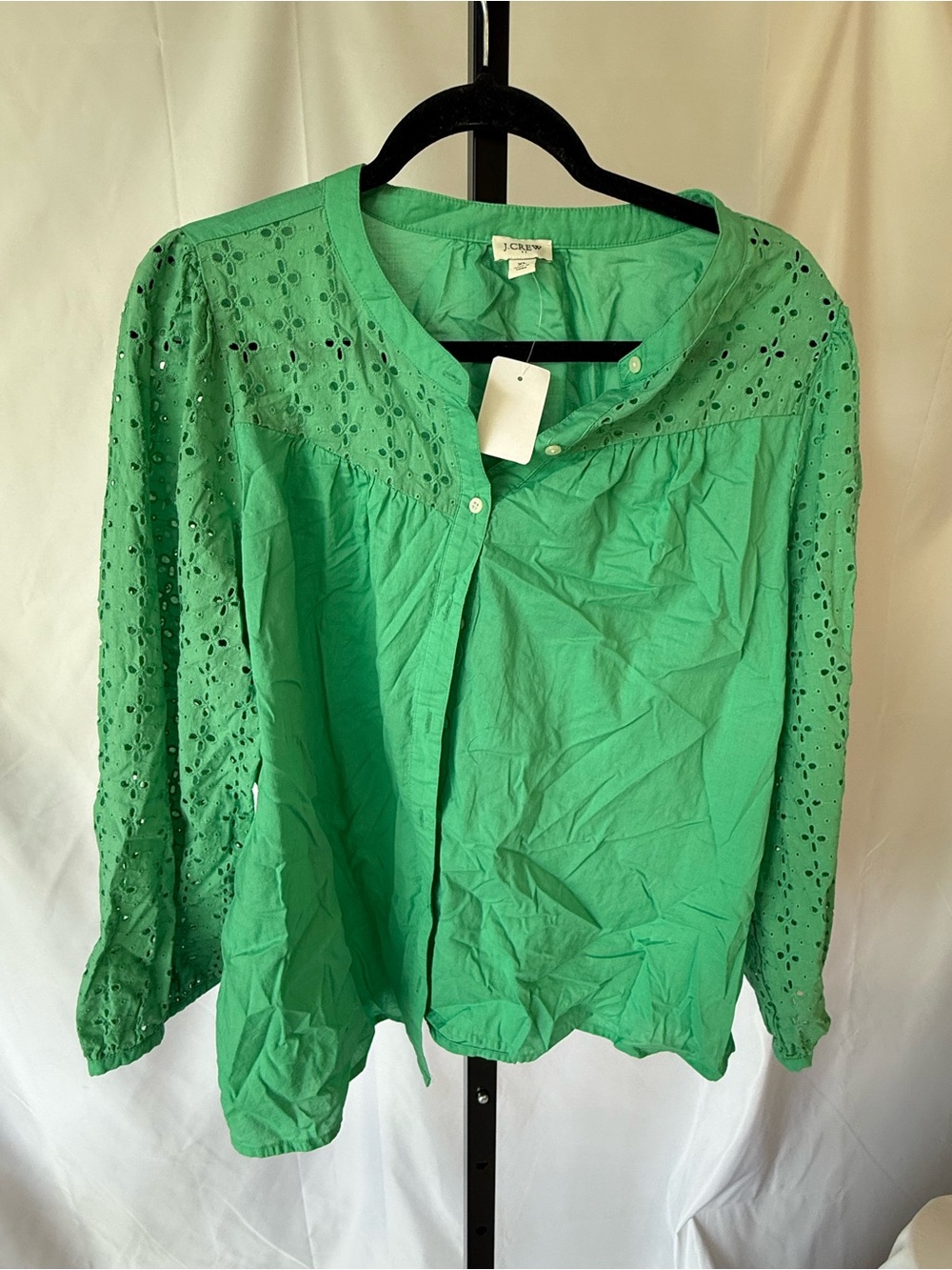 J.Crew NWT Women’s XL green Longsleeve Eyelet Button down Shirt - Picture 1 of 3